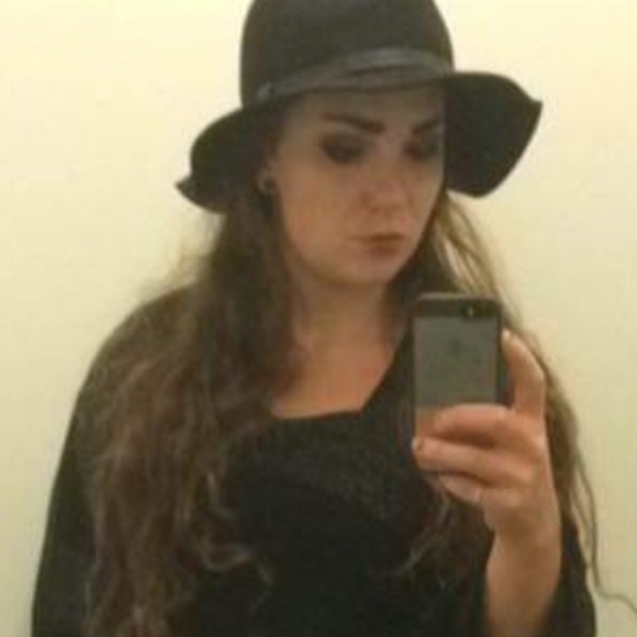 Meet your Posher, Breanna - Picture 2 of 12